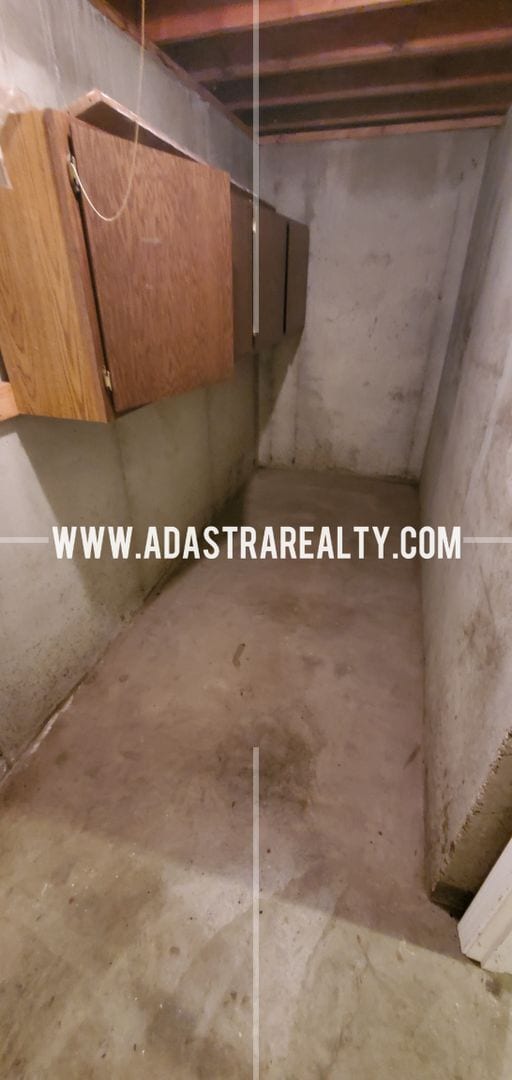 Building Photo - Spacious Shawnee Duplex-Available in SEPTE...