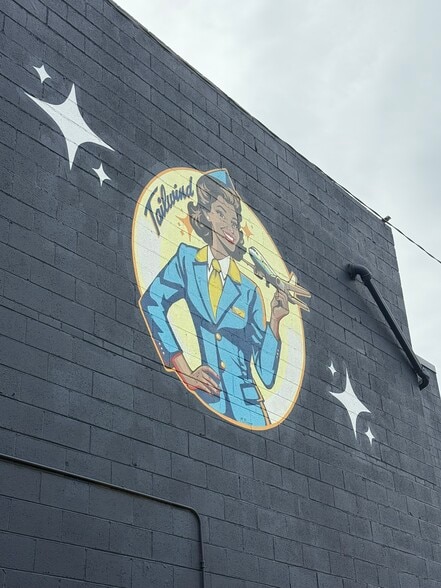 Building Photo - Tailwind 1