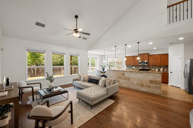 Building Photo - 608 Royal Burgess Dr
