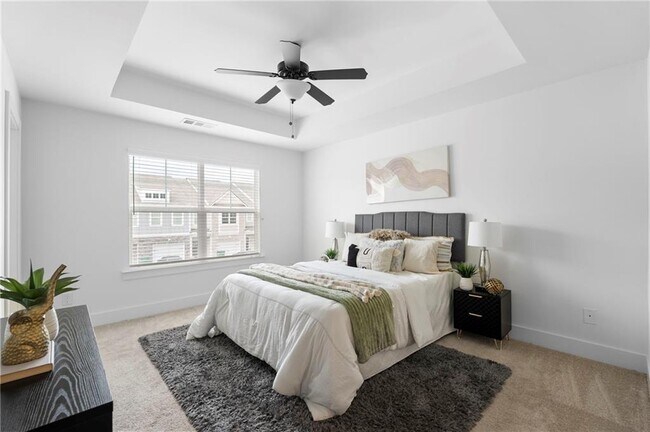 Building Photo - 5873 Greystone Dr