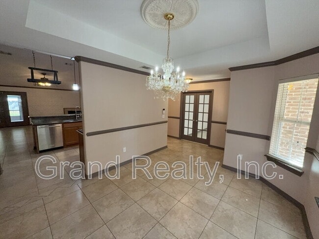 Building Photo - 5022 Patterson Ln
