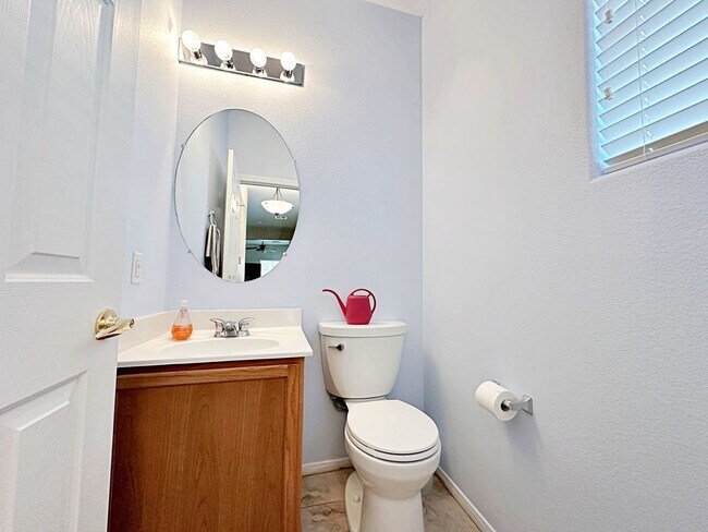 Building Photo - 3 BEDROOM + LOFT HOME IN GATED COMMUNITY I...