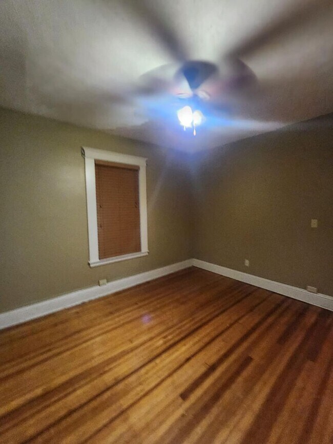 Building Photo - Three Bedroom Villa in Downtown Omaha!