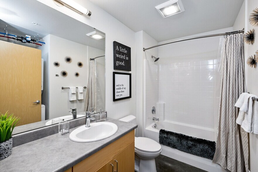 Building Photo - 3008 Beacon Ave S