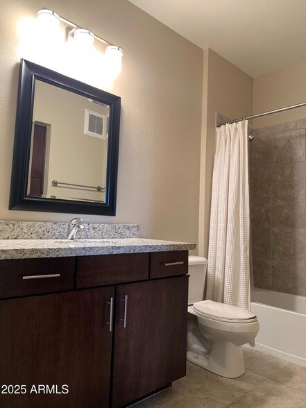 Building Photo - 2511 W Queen Creek Rd