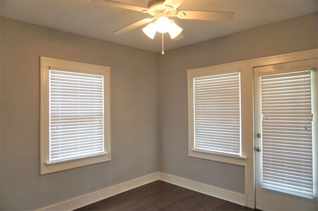 Building Photo - 3 Bed 1.5 Bath in Pleasant View Addition N...