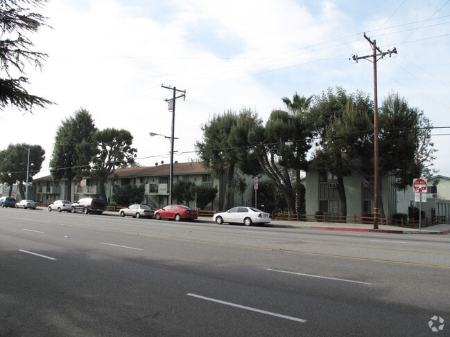 Building Photo - 14140 Mulberry Dr