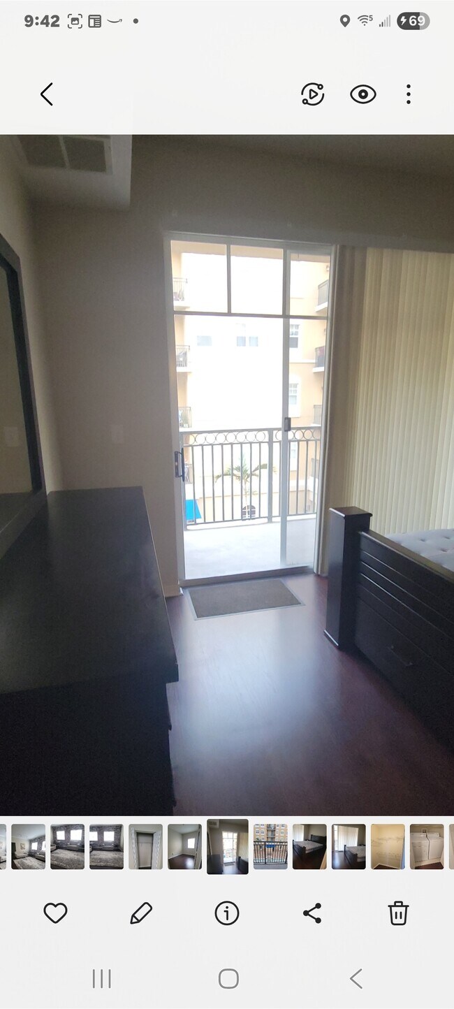 Building Photo - 1064 N Tamiami Trl