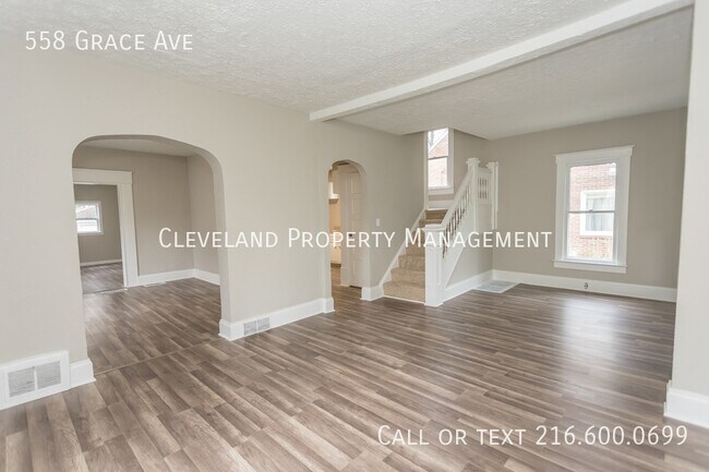 Building Photo - 558 Grace Ave