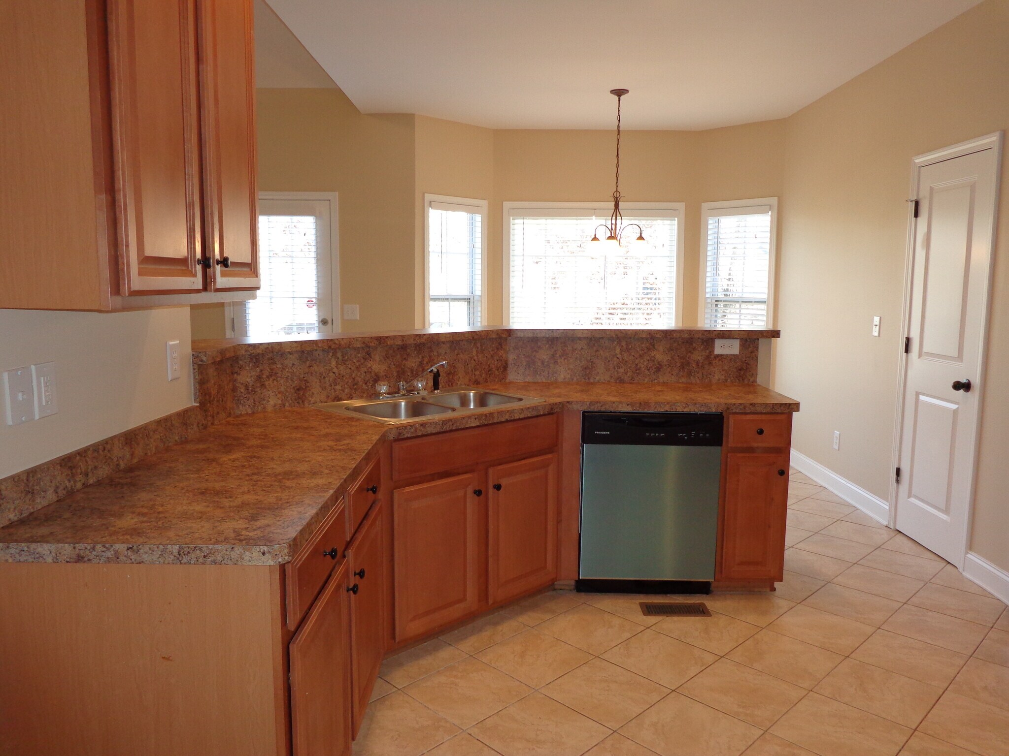 Building Photo - 114 Stiles Dr