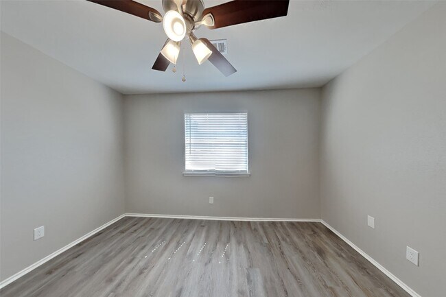 Building Photo - 16819 Kettle Creek Dr