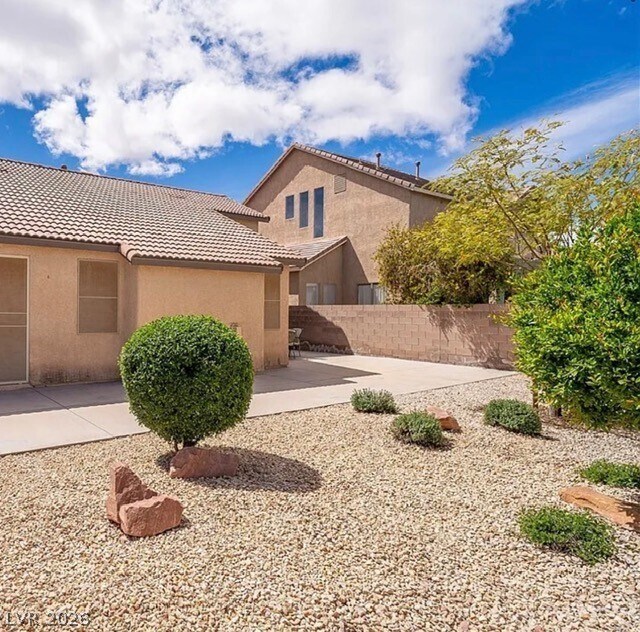 Building Photo - 2406 Paveene Ave