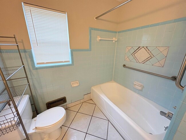 Building Photo - 304 Barbourville Dr