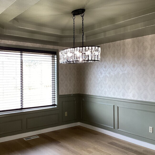 Building Photo - Ranch Style Rambler located in Stannwood