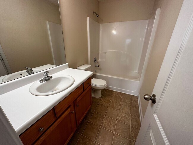 Building Photo - BRIDGEWATER HOME! PRE-LEASING FOR AUGUST 2026!