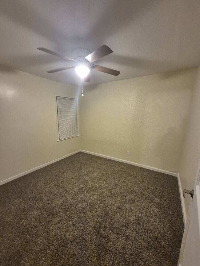 Building Photo - COZY CUTE & FRESHLY RENEWED 3 B.R. HOUSE!!