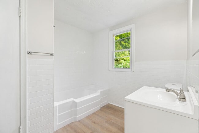 Building Photo - Charming 2 bedroom home in Turtle Creek av...