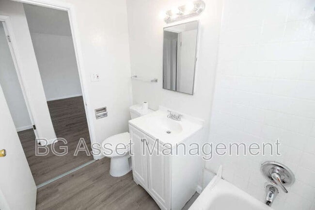 Building Photo - 412 San Marco St