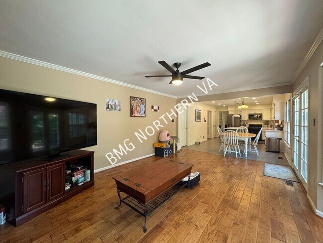 Building Photo - 10205 Daylily Ct