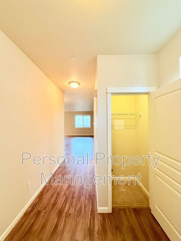 Building Photo - 7408 NE 30th Ave