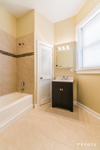 Building Photo - 2445 W Harrison St