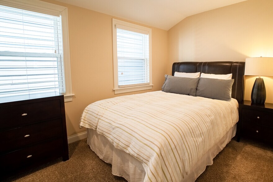 Building Photo - 3538 N Hoyne Ave