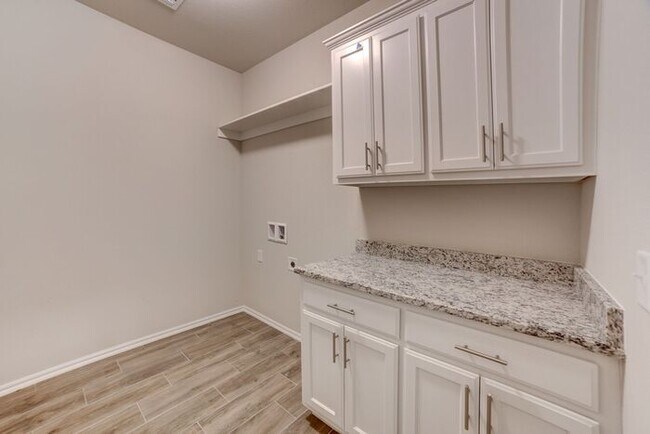 Building Photo - 3/2/2 Brand New Luxury Patio Home