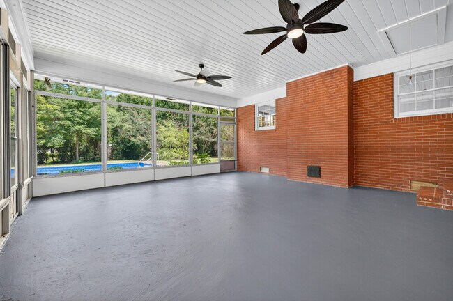 Building Photo - 758 9th Ave