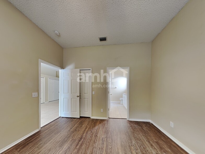 Building Photo - 523 Beth Ann St