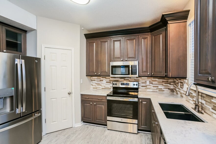 Building Photo - 147 Fountain Dr