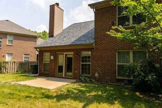 Building Photo - 910 Literary Cir