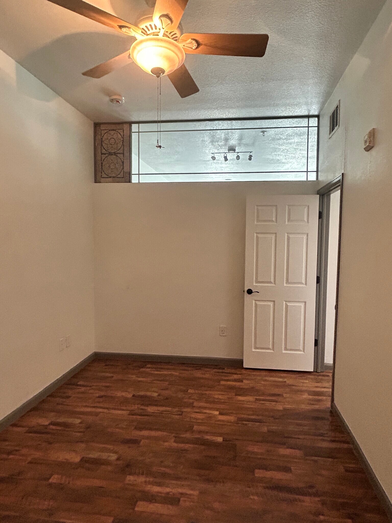 Guest Bedroom - 15475 Andrews Dr
