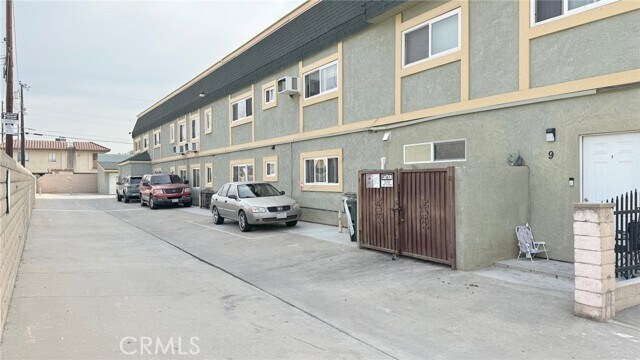 Building Photo - 1102 Larimore Ave