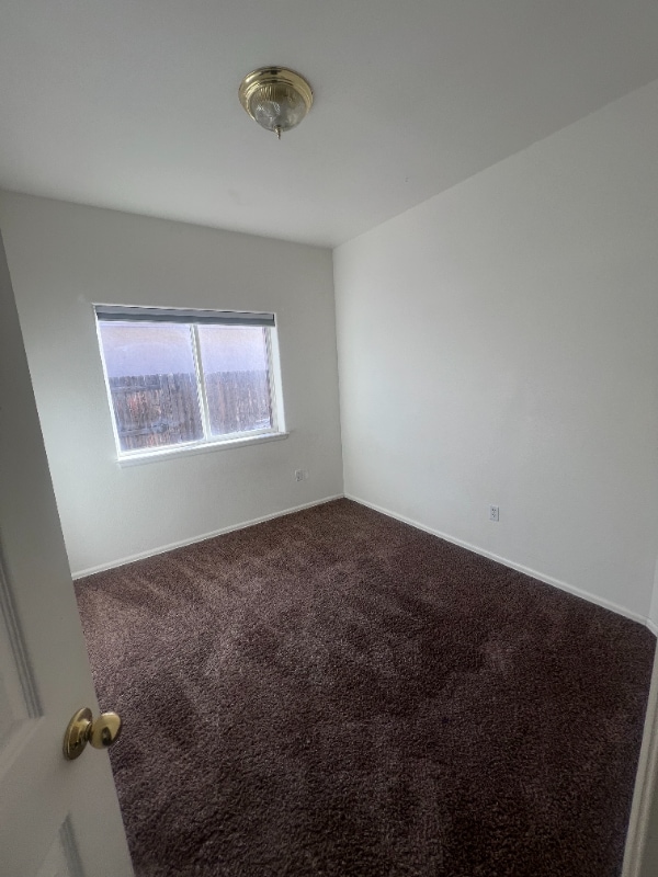 Building Photo - 4712 Solar Dr