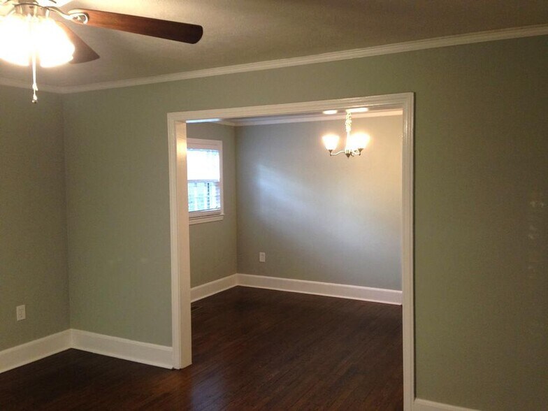 Living Room to Dinning Room - 129 Greene St