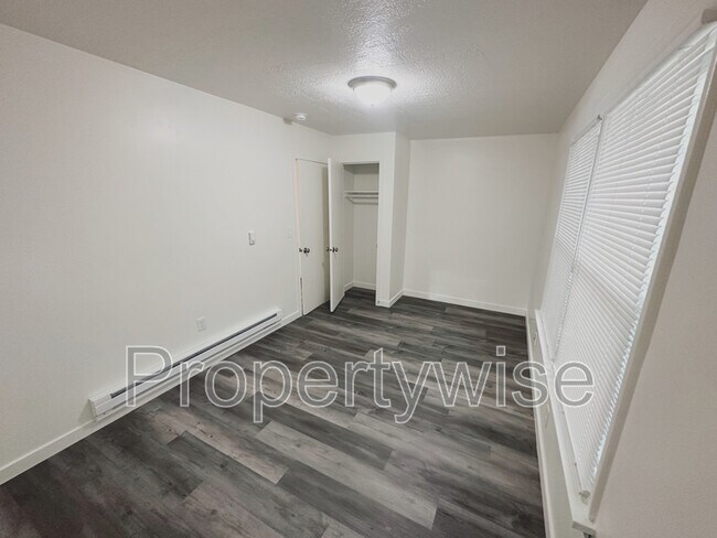 Building Photo - 1054 W 1520 N