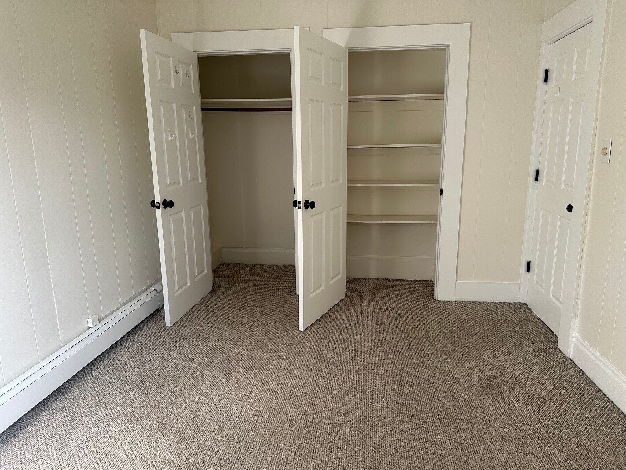 Building Photo - 10 Clinton St