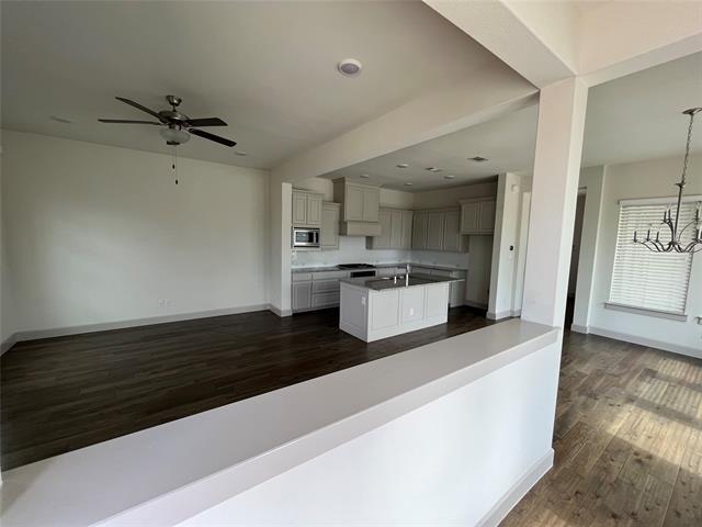Building Photo - 7200 San Saba Dr