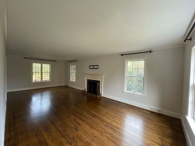 Building Photo - T. R. Lawing Realty Property