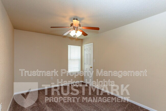 Building Photo - 4202 Elms Run Cir