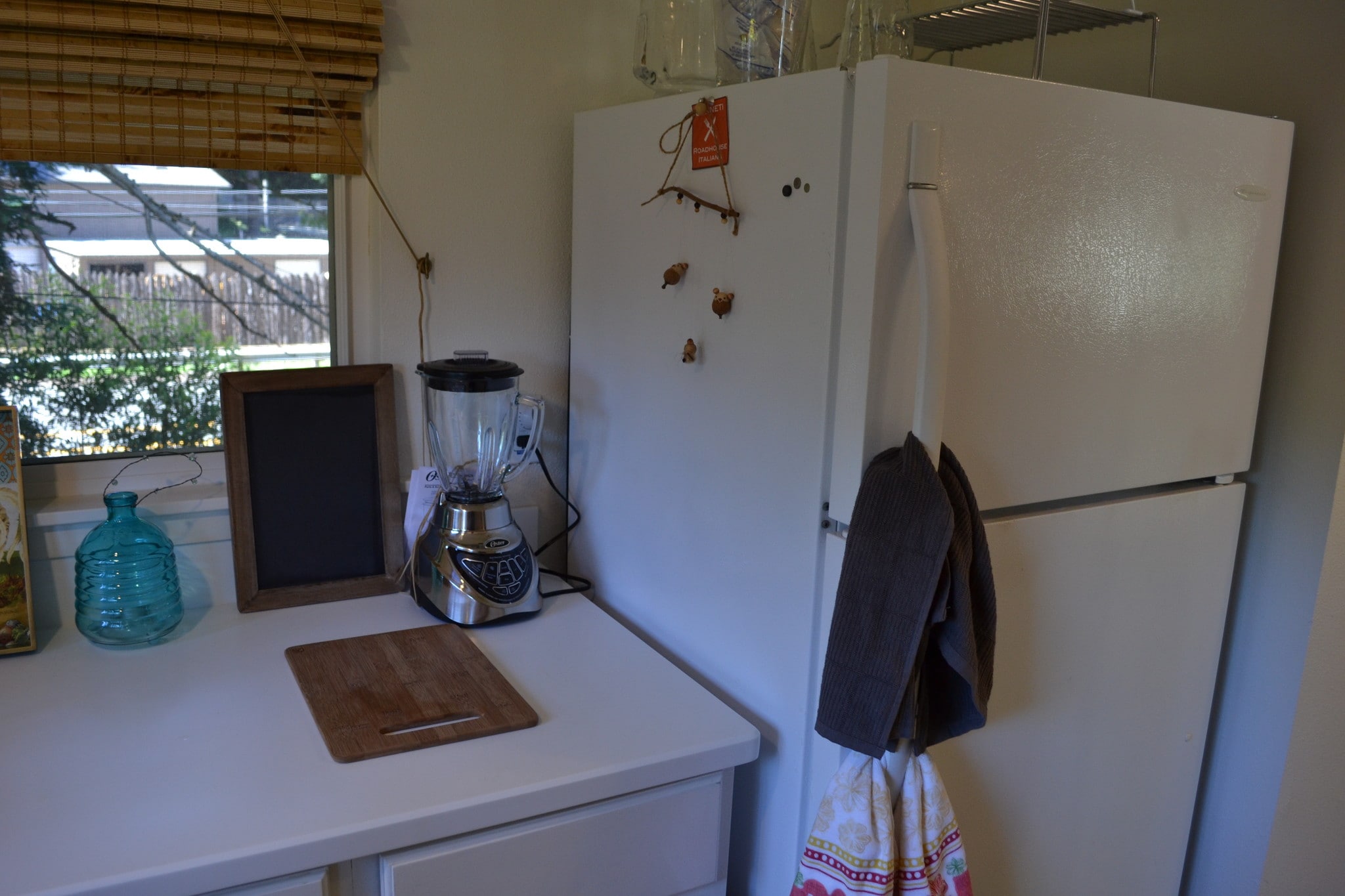 Kitchen - 9870 River Rd
