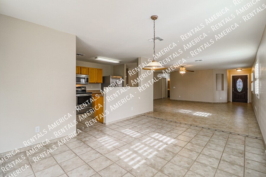 Building Photo - 2575 N Lupita Pl