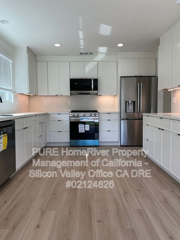 Building Photo - 382 Madison Dr