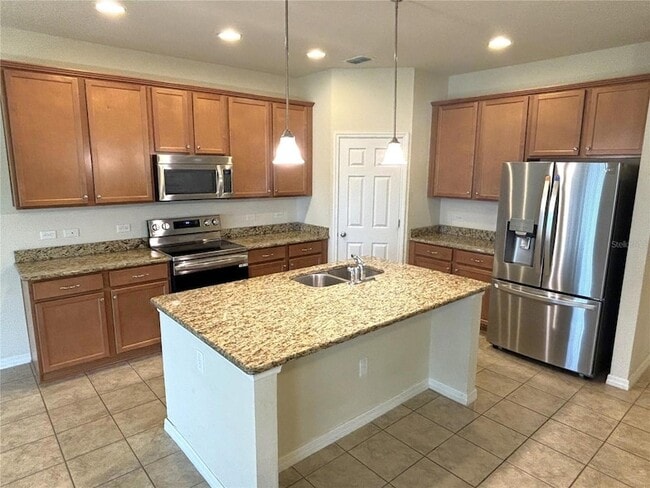 Building Photo - 19363 Fallglo Dr