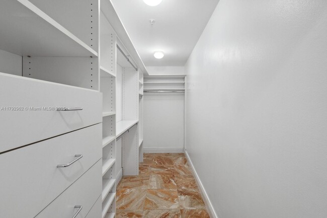 Building Photo - 888 Brickell Key Dr