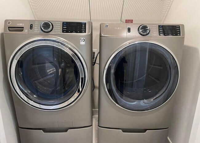 Building Photo - 7197 McHenry Pl