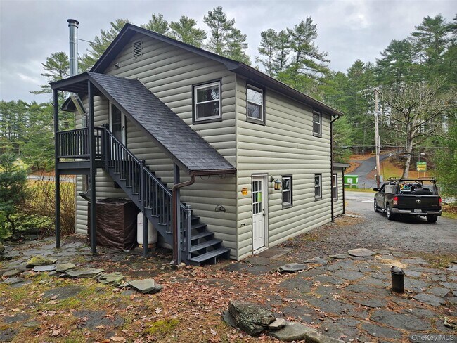 Building Photo - 639 State Rte 55