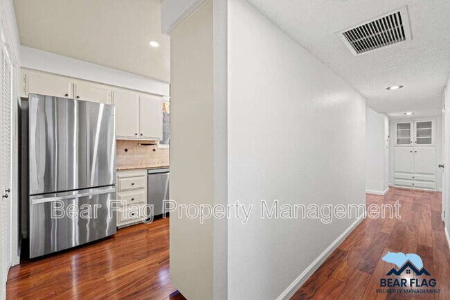 Building Photo - 7919 Ridgemont Dr