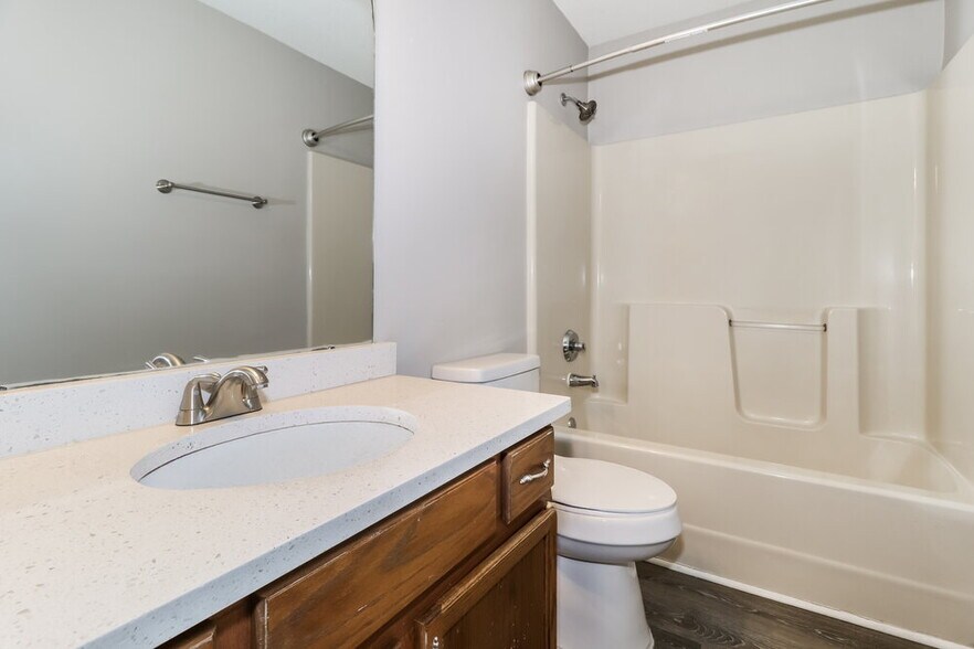 Building Photo - 4844 Pine Forrest Dr