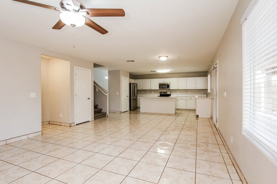 Building Photo - 6632 W Watkins St